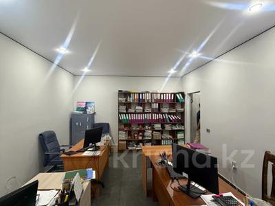 2-комнатная квартира · 74.4 м² · 1/5 этаж, Старый город, АСАУ БАРАКА за 15.5 млн ₸ в Актобе