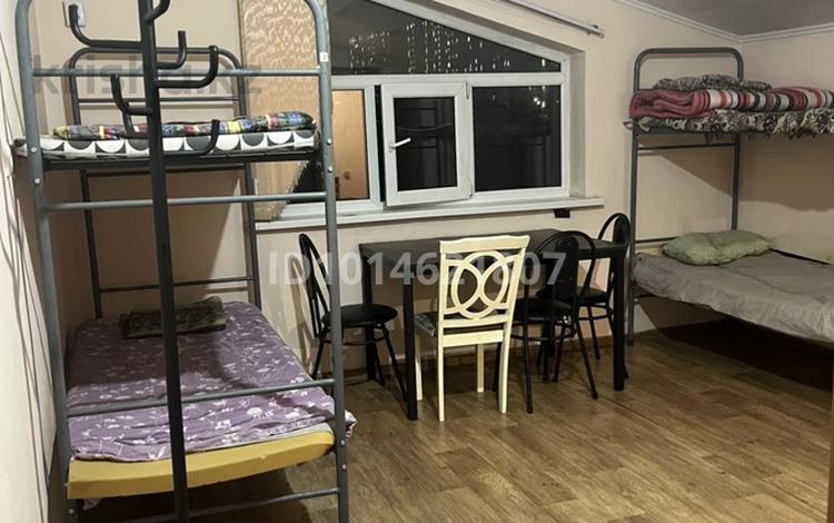 1 бөлме · 28 м², Садовникова 180, бағасы: 140 000 ₸ в Алматы, Ауэзовский р-н — фото 2