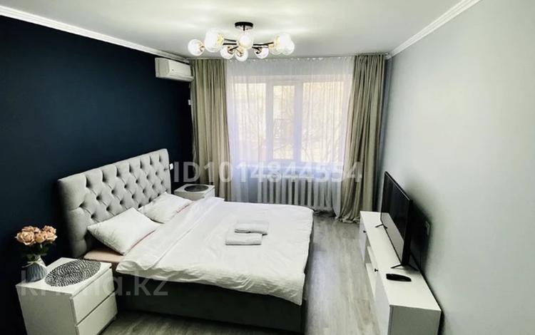 1-комнатная квартира · 40 м² · 1/5 этаж, мкр 11 17 — Шайкенова 17 за 220 000 ₸ в Актобе — фото 2
