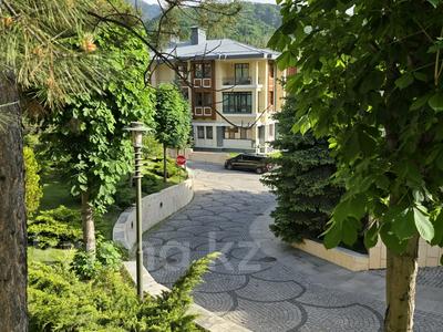Продажа квартир в Алматы: 4-комнатная квартира · 209 м² · 2/3 этаж, Керей-Жәнібек хандар 276/4 — Выше Оспанова за 400 млн 〒 4-комнатная квартира · 209 м² · 2/3 этаж, Керей-Жәнібек хандар 276/4 — Выше Оспанова за 400 млн 〒 в Алматы, Медеуский р-н