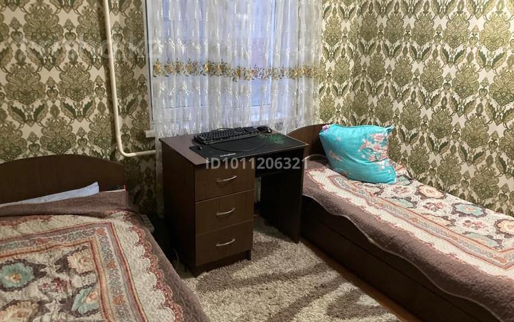 2-бөлмелі пәтер · 43 м² · 2/5 қабат, мкр Жансая 57 — улица Бауыржана Момышулы, бағасы: 13 млн ₸ в Таразе — фото 9