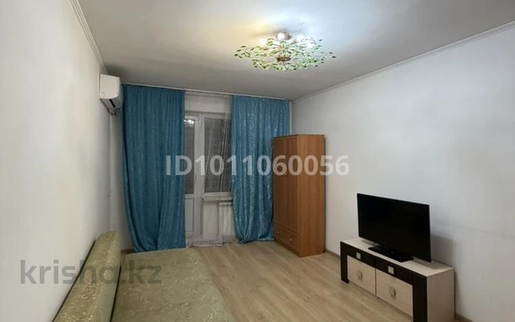 1-комнатная квартира · 33 м² · 2/5 этаж, Богенбай батыра 295 за 210 000 ₸ в Алматы, Алмалинский р-н — фото 2