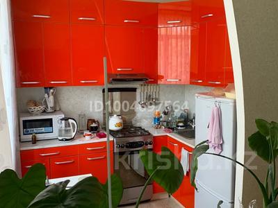2-бөлмелі пәтер · 54 м² · 2/3 қабат, Конаева — Магазин маяк, бағасы: 11 млн ₸ в Топаре