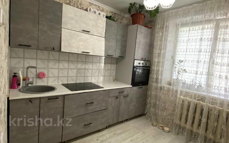 3-комнатная квартира, 76 м², 1/6 этаж, 7-й Микрорайон 2 за 21 млн 〒 в Костанае — фото 2