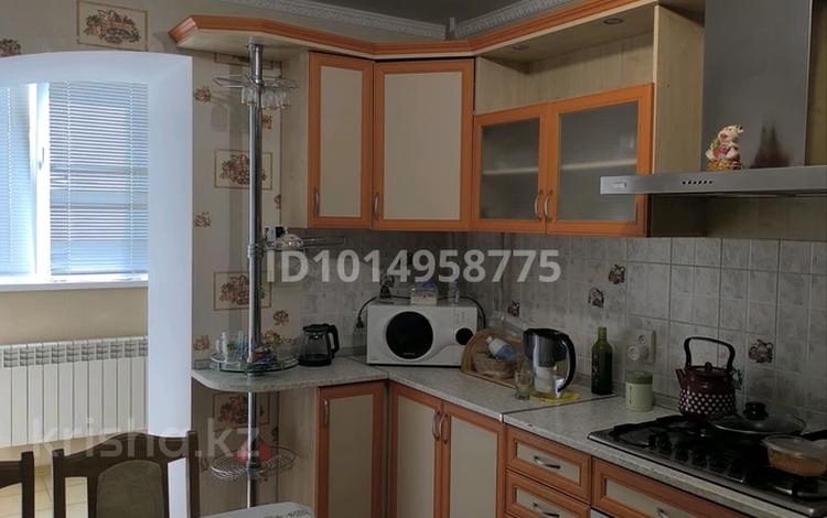 2-комнатная квартира · 63 м² · 6/10 этаж, мкр 11 за 23 млн ₸ в Актобе — фото 2