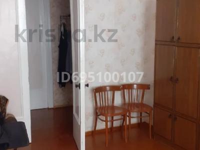 3-бөлмелі пәтер · 75 м² · 1/3 қабат, Сатпаева 48, бағасы: 250 000 〒 в Жезказгане