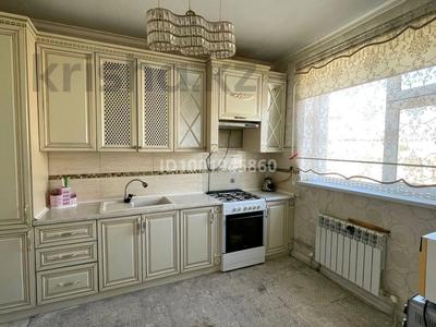 Отдельный дом · 5 комнат · 200 м² · 10 сот., 16 квартал 14 — Магазин жансая за 16 млн 〒 в 