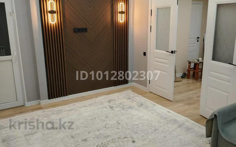 2-бөлмелі пәтер · 62 м² · 4/5 қабат, Абая 17/3, бағасы: 16 млн ₸ в Сатпаев — фото 14