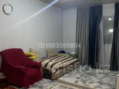 1 комната · 26 м² · 2 этаж, мкр Тастак-2 193 — Трое би - Варламова за 50 000 〒 в Алматы, Алмалинский р-н