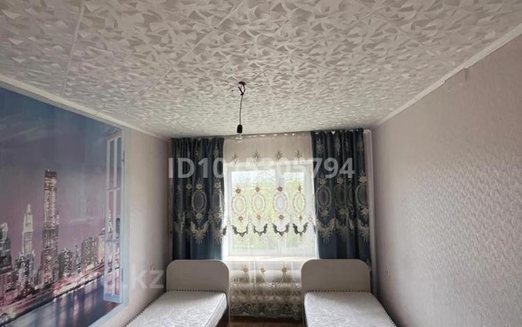 3-комнатная квартира · 66.1 м² · 3/5 этаж, 2 мкр 15 за 5.7 млн ₸ в Шульбинске — фото 2