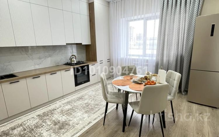 2-бөлмелі пәтер · 90 м² · 1/8 қабат, мкр. Алтын орда, Микрорайон Батыс-2 352, бағасы: 35.5 млн 〒 в Актобе — фото 2