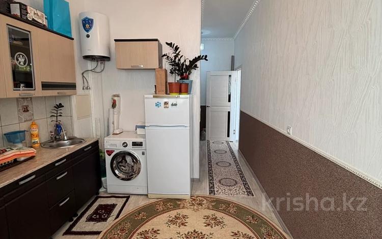 1-комнатная квартира · 40.3 м² · 7/7 этаж, 35-мкр 8 за 10.5 млн ₸ в Актау — фото 2