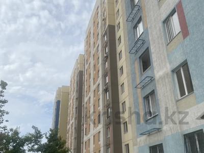 2-комнатная квартира, 60 м², 10/12 этаж, мкр Акбулак, байтерекова за 27.5 млн 〒 в Алматы, Алатауский р-н
