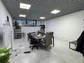 Офисы, магазины и бутики, образование, кабинеты и рабочие места · 115 м² за 460 000 〒 в Уральске, мкр Женис — фото 2