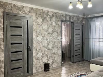 4-комнатная квартира · 62 м² · 2/5 этаж, Майкудук, 15й микрорайон 19 за 17 млн 〒 в Караганде, Алихана Бокейханова р-н