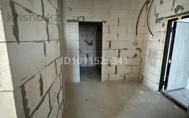 2-бөлмелі пәтер · 92.8 м² · 5/5 қабат, жумабаева 15б, бағасы: 35 млн ₸ в Атырау — фото 2