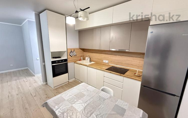 3-комнатная квартира · 90 м² · 8/10 этаж · помесячно, Кенесары хана 54