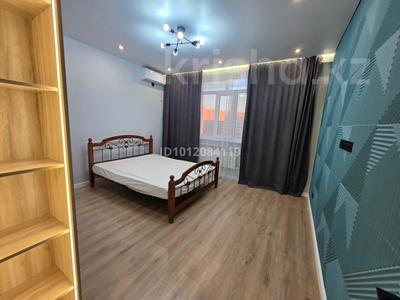 1-бөлмелі пәтер · 46 м² · 4/9 қабат, Просп. Абулхаир Хана 51АблокБ, бағасы: 250 000 ₸ в Атырау, мкр Авангард-2