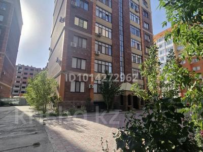 3-бөлмелі пәтер · 98 м² · 3/8 қабат, Нұрсая ш/а., Султанахмет Кожыков 4, бағасы: 50 млн ₸ в Атырау, мкр Нурсая