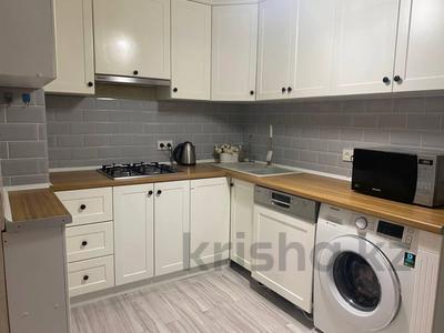 3-бөлмелі пәтер, 102 м², 8/9 қабат, мкр Аксай-1А, мкр. Аксай 32, бағасы: 52 млн 〒 в Алматы, Ауэзовский р-н