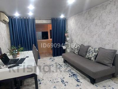 2-бөлмелі пәтер, 55 м², 8/9 қабат, Пр-т. Абая 71 — Галактика., бағасы: 17.8 млн 〒 в Уральске, мкр Школьник