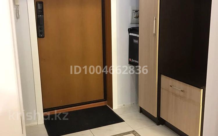 1-комнатная квартира · 38 м² · 2/18 этаж, Сарайшык 5/1 за 210 000 ₸ в Астане, Есильский р-н — фото 2