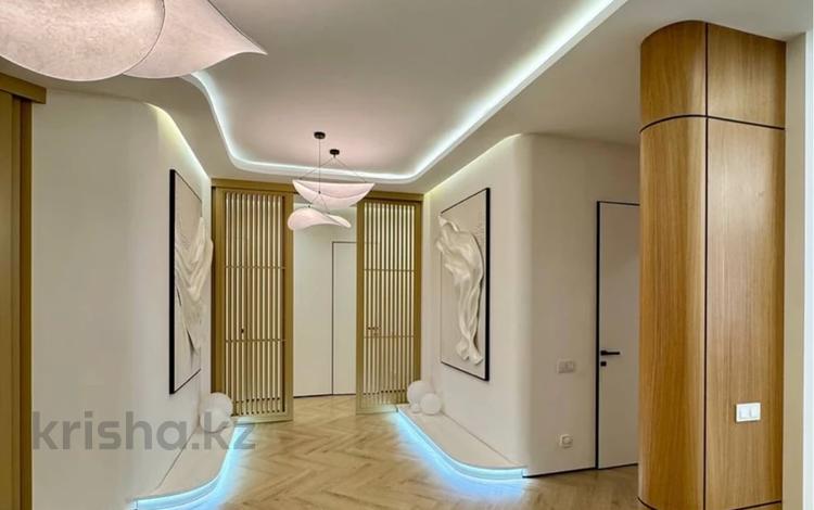 5-комнатная квартира · 210 м² · 5 этаж, Шамши Калдаяков 8 за 1.5 млн ₸ в Астане, Сарайшык р-н — фото 2