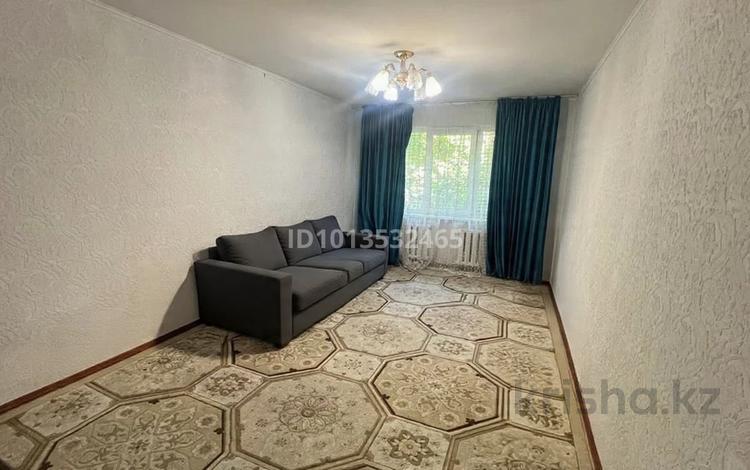 2-комнатная квартира · 43 м² · 1/4 этаж, мкр №1 50 за 27.5 млн ₸ в Алматы, Ауэзовский р-н — фото 2
