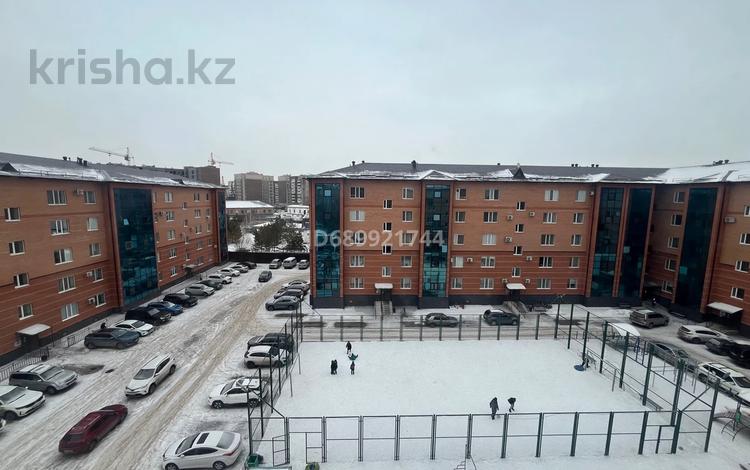 3-бөлмелі пәтер · 90 м² · 5/5 қабат, Мкрн Степной-2 14/1 — Республики, бағасы: 47 млн ₸ в Караганде — фото 10
