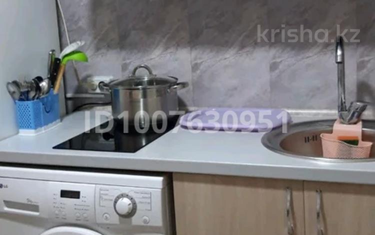 3-бөлмелі пәтер · 50 м² · 2/3 қабат, Муткенова 49, бағасы: 300 000 ₸ в Павлодаре — фото 2