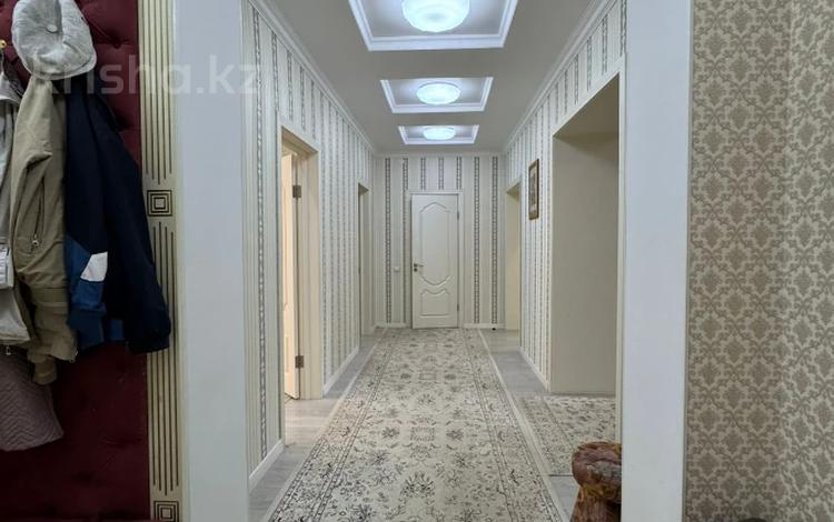 4-бөлмелі пәтер · 141.6 м² · 4/9 қабат, мкр. Алтын орда, Мангилик Ел, бағасы: 56 млн ₸ в Актобе — фото 2
