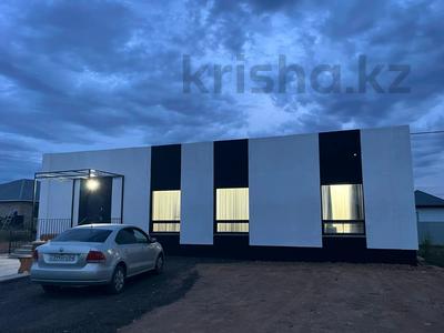 Отдельный дом · 4 комнаты · 181 м² · 8 сот., Таншолпан ж.м.(бывш.Баурластар) 200 за 35 млн ₸ в Актобе