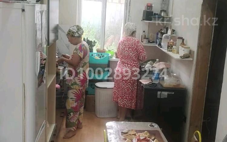 Отдельный дом · 4 комнаты · 60 м² · 4 сот., МТФ 2 — Напротив новый школы за 15 млн 〒 в Кемертогане — фото 2