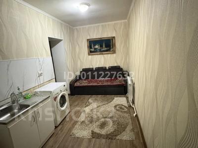 1-комнатная квартира · 50 м² · 1/1 этаж, мкр Карасу, Анарова 10б 22 — Железный дорожный вокзал за 10 000 〒 в Шымкенте, Аль-Фарабийский р-н