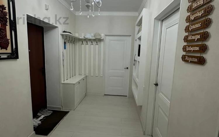 2-комнатная квартира · 60.5 м² · 3/9 этаж, А Молдагуловой за 24.5 млн 〒 в Актобе — фото 2