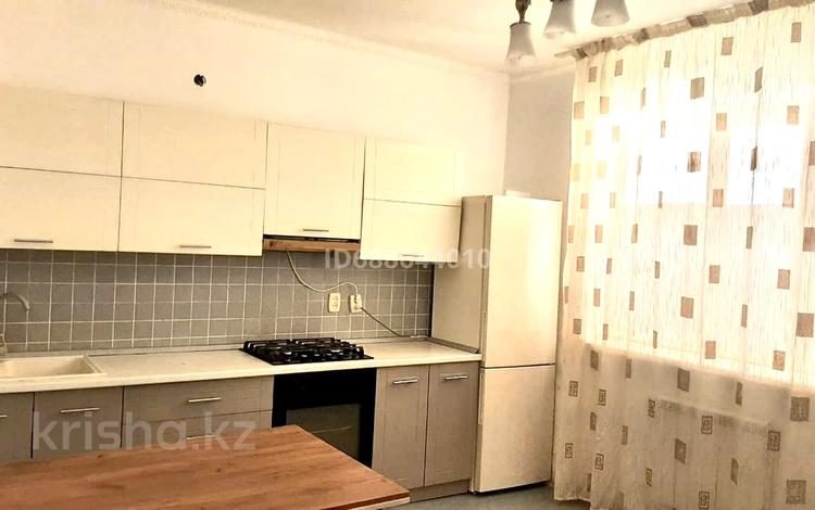 Отдельный дом • 4 комнаты • 160 м² • помесячно, мкр Центральный, Пр. Бейбарса 99а за 280 000 〒 в Атырау, мкр Центральный — фото 11