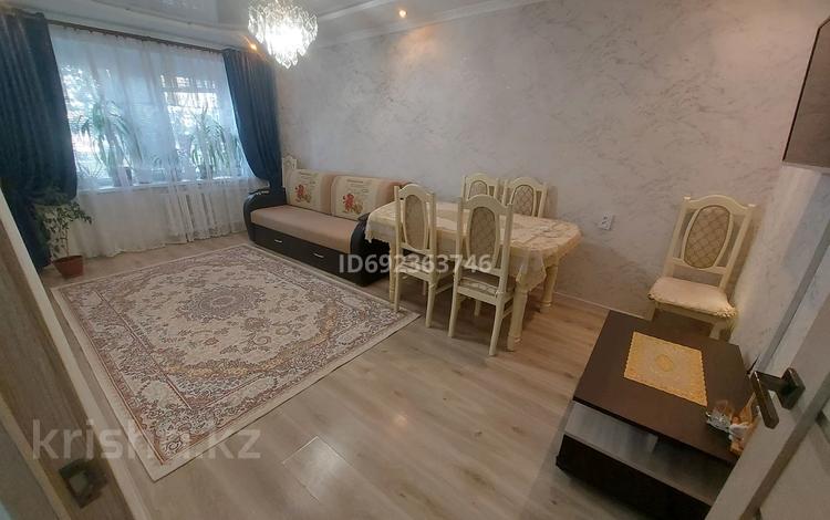 2-бөлмелі пәтер · 45 м² · 1/5 қабат, Байконурова 116 — Рынок Шаруа, ТД Мечта, школа #21, Кооператор, бағасы: 13.5 млн ₸ в Жезказгане — фото 2