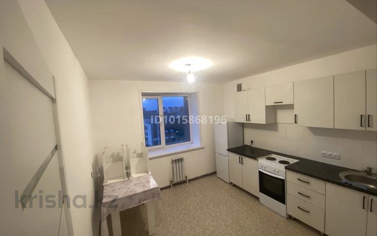 3-комнатная квартира · 75 м² · 7/9 этаж, Карагайлы 74 за 170 000 ₸ в Семее — фото 2