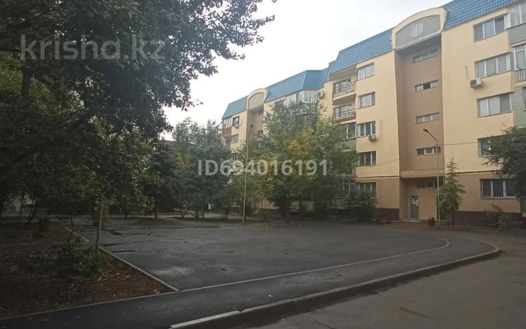 2-комнатная квартира, 75 м², 3/5 этаж, мкр Думан-2 4 за 43.5 млн 〒 в Алматы, Медеуский р-н — фото 2