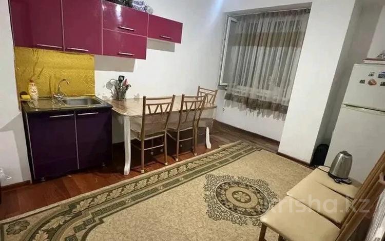 1-комнатная квартира · 46 м² · 3/13 этаж, мкр Аксай-5 за 27.5 млн ₸ в Алматы, Ауэзовский р-н — фото 2