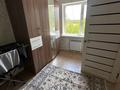 2-комнатная квартира · 46.5 м² · 5/5 этаж, Майкудук, 12й микрорайон 22 — 34 школа за 10 млн ₸ в Караганде, Алихана Бокейханова р-н — фото 6