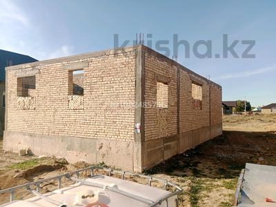 Отдельный дом · 4 комнаты · 130 м² · 5 сот., Толеби — Возле Таз сарай за 15 млн ₸ в Жибек Жолы