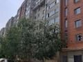 2-комнатная квартира, 55 м², 4/10 этаж, мкр Шанхай, Пожарского 36 — Рыскул пожарского за 15.5 млн 〒 в Актобе, мкр Шанхай — фото 2