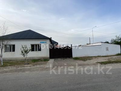 Жеке үй · 7 бөлме · 100 м² · 10 сот., М.Дулатов 185 — Әкімшілік площадьтың жанында угловойдағы үй., бағасы: 25 млн ₸ в Арыси