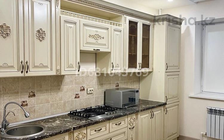 1-комнатная квартира · 48 м², мкр Нурсая 15 за 170 000 ₸ в Атырау — фото 2