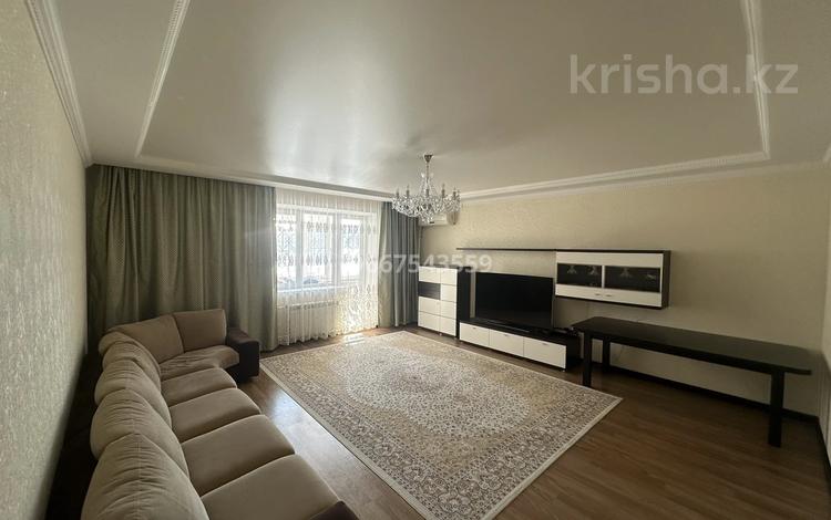 3-комнатная квартира, 135 м², 1/5 этаж, мкр. Алтын орда, Тауелсиздик 19