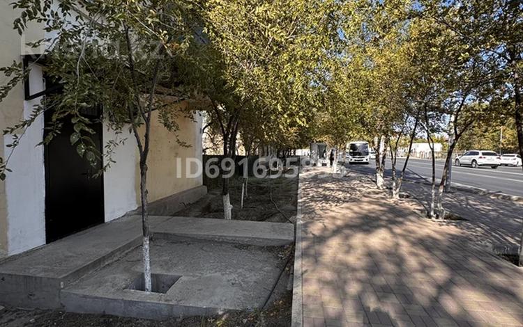 Свободное назначение, офисы, магазины и бутики · 49 м² за 180 000 ₸ в Атырау — фото 13