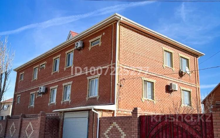 Отдельный дом · 10 комнат · 500 м² · 7 сот., мкр Жеруйык, Мкр. Жеруйык, проезд 8 6 за 120 млн 〒 в Атырау — фото 2