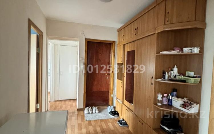 3-бөлмелі пәтер · 63.6 м² · 5/9 қабат, Ивана Ларина 8/1 — Рядом с магазином «Алтындар», торговым домом «Променад», бағасы: 22 млн ₸ в Уральске — фото 2