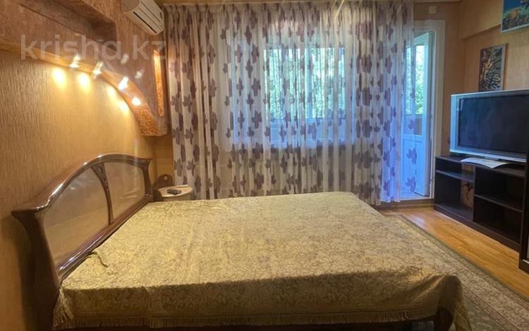 1-бөлмелі пәтер · 48 м² · 3/5 қабат, Жандосова 36 — Район Атакента, бағасы: 300 000 ₸ в Алматы, Бостандыкский р-н — фото 2
